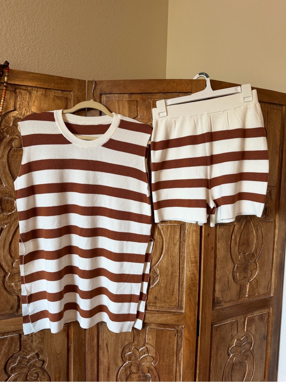 Suuksess 2 piece sweater set.